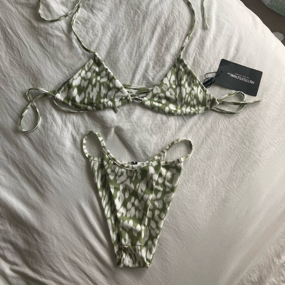 PrettyLittleThing Green and White Bikini
